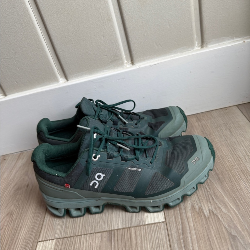 On Cloudventure Hiking Olive Green Trail Shoes, Women's 8, Waterproof
